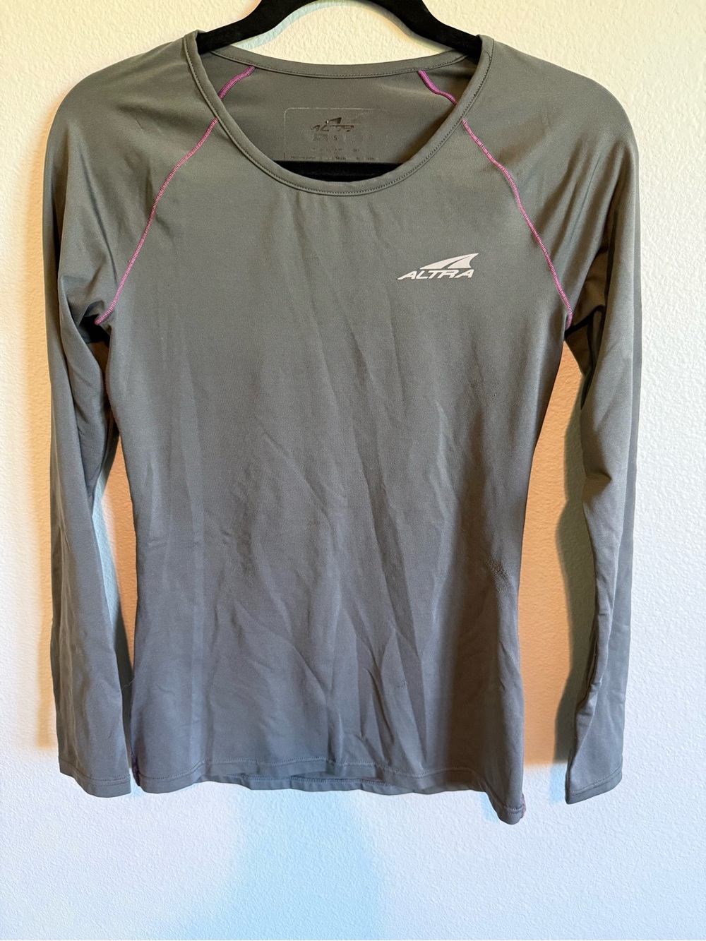 Altra Olive Gray Long-Sleeve Performance Tee with Pink Stitching